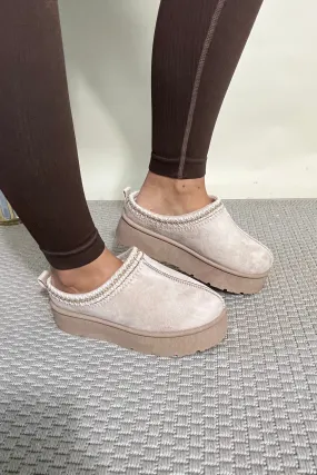 Cream faux fur sliders