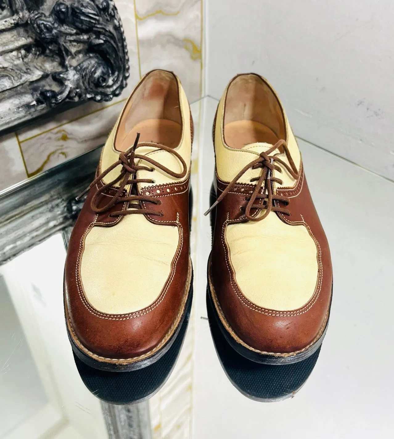 Manolo Blahnik Leather Brogues. Size 40